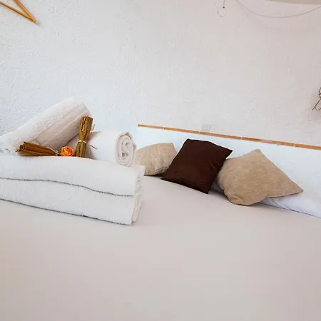 Agi Castell Mar Apartament *