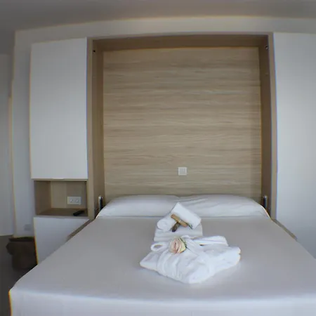 Agi Castell Mar Apartman Roses