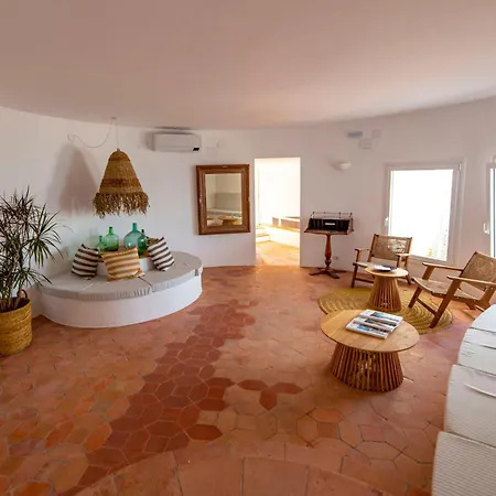 Agi Castell Mar Daire *